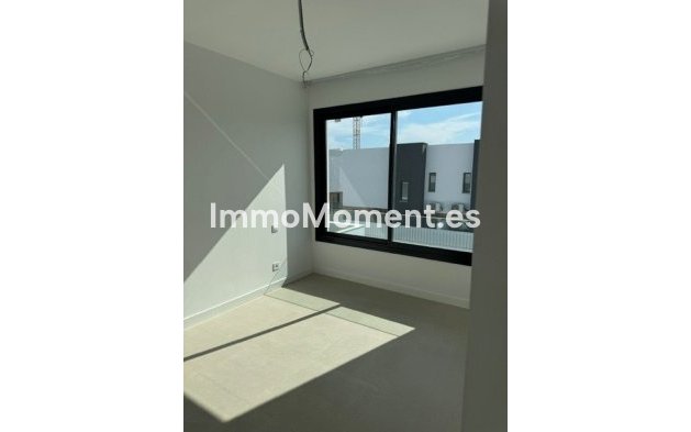 Reventa - Villa independiente - Estepona  - Atalaya
