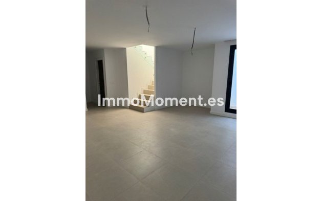 Reventa - Villa independiente - Estepona  - Atalaya