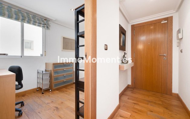 Resale - Apartment - Torrevieja - Torrevieja Centro