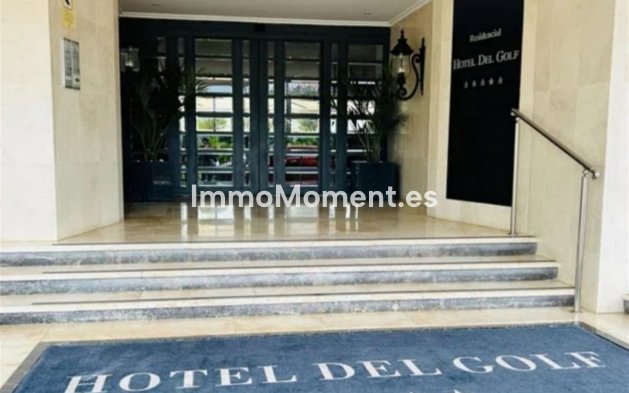 Resale - Apartment - Marbella - Nueva Andalucía