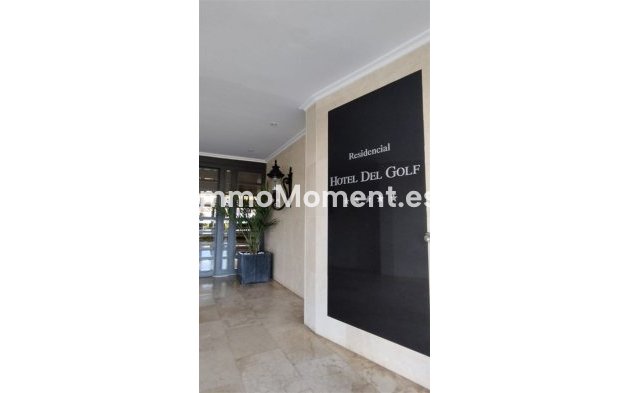 Resale - Apartment - Marbella - Nueva Andalucía