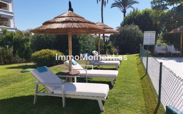 Resale - Apartment - Marbella - Nueva Andalucía