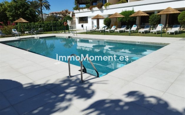 Resale - Apartment - Marbella - Nueva Andalucía