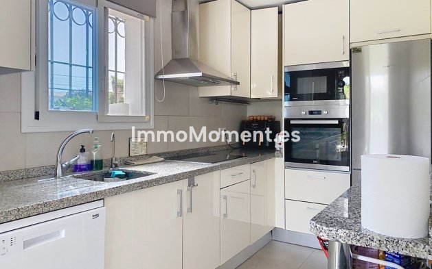 Wiederverkauf - Freistehende Villa - Estepona  - Estepona Centro