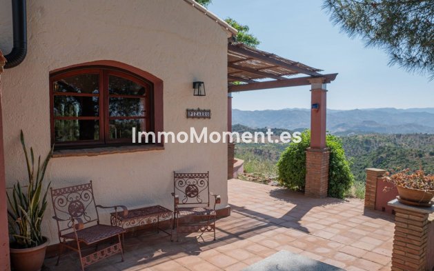 Resale - Country house - Inland  - Almogía