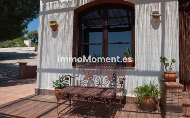Resale - Country house - Inland  - Almogía