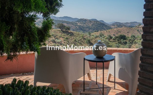 Resale - Country house - Inland  - Almogía