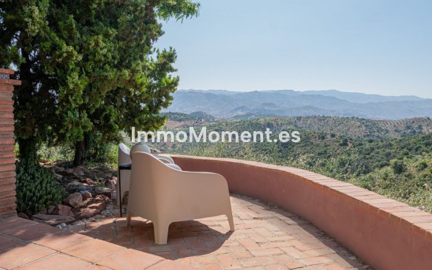 Resale - Country house - Inland  - Almogía