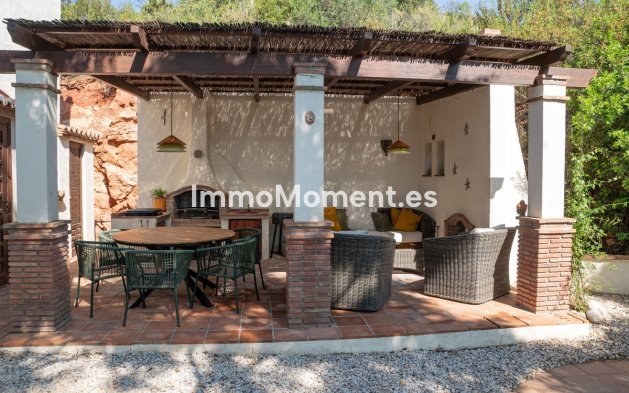 Resale - Country house - Inland  - Almogía