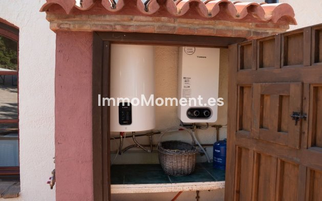 Resale - Country house - Inland  - Almogía