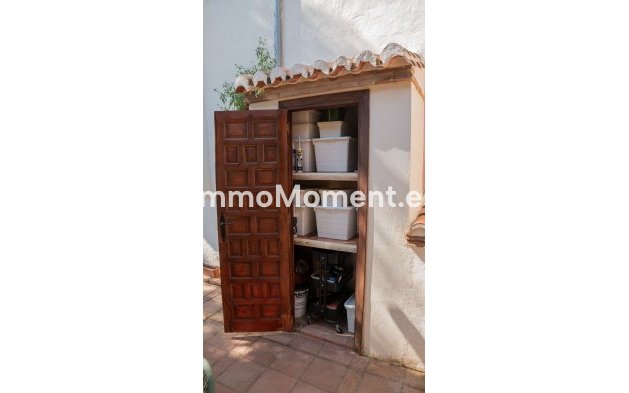 Resale - Country house - Inland  - Almogía