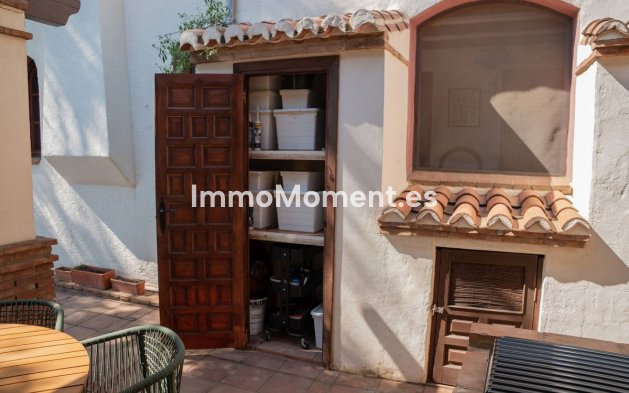 Resale - Country house - Inland  - Almogía