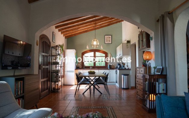 Resale - Country house - Inland  - Almogía