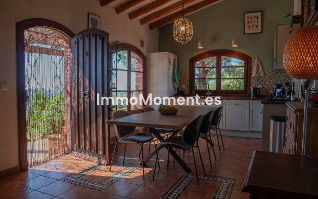 Resale - Country house - Inland  - Almogía