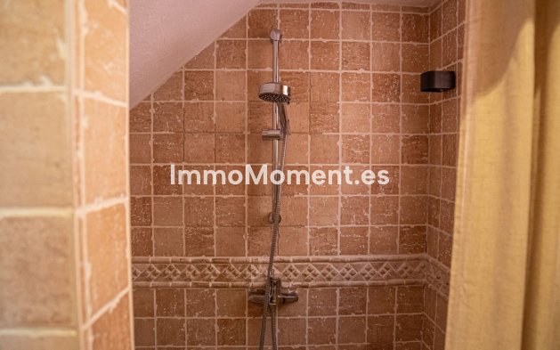 Resale - Country house - Inland  - Almogía