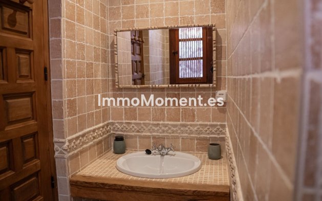 Resale - Country house - Inland  - Almogía