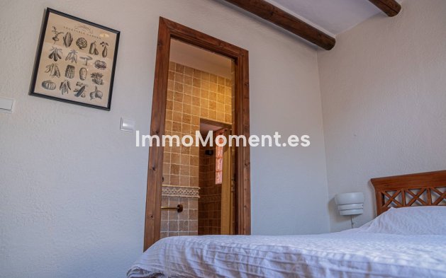 Resale - Country house - Inland  - Almogía