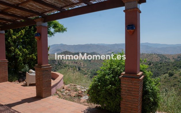 Resale - Country house - Inland  - Almogía