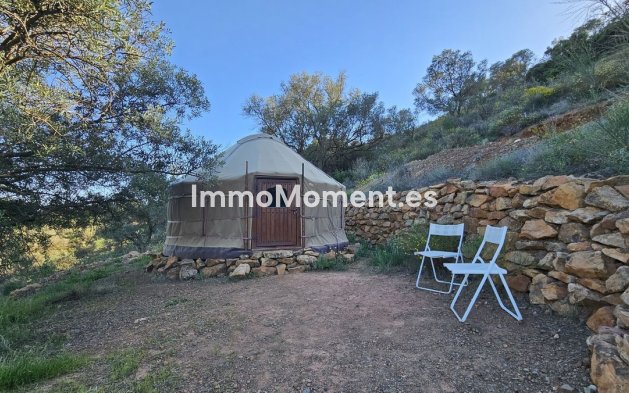 Resale - Country house - Inland  - Almogía