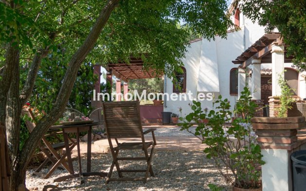 Resale - Country house - Inland  - Almogía