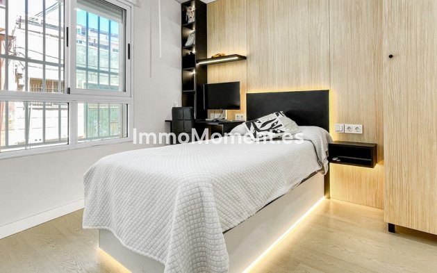 Resale - Apartment - Torrevieja - Torrevieja Centro