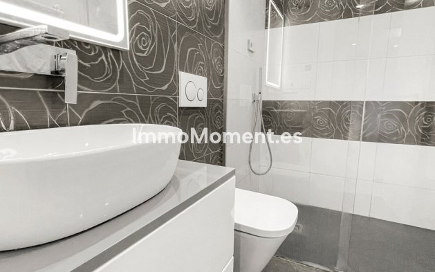 Resale - Apartment - Torrevieja - Torrevieja Centro