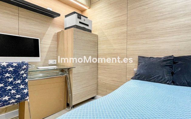 Resale - Apartment - Torrevieja - Torrevieja Centro