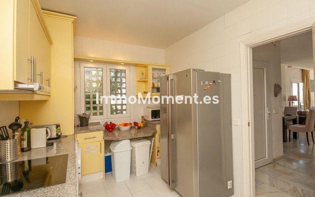 Resale - Apartment - Marbella - La Mairena