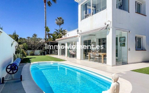 Reventa - Villa independiente - Estepona  - Costalita