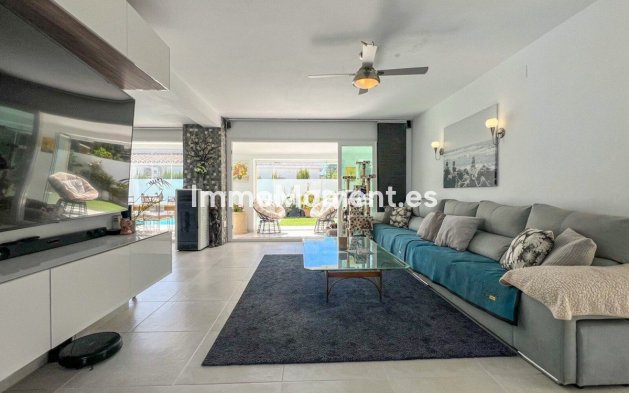 Reventa - Villa independiente - Estepona  - Costalita