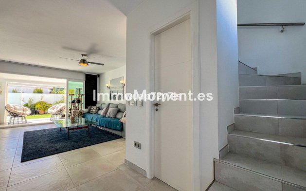 Reventa - Villa independiente - Estepona  - Costalita