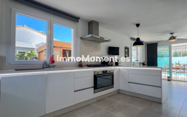 Reventa - Villa independiente - Estepona  - Costalita