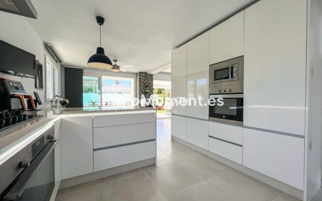 Reventa - Villa independiente - Estepona  - Costalita