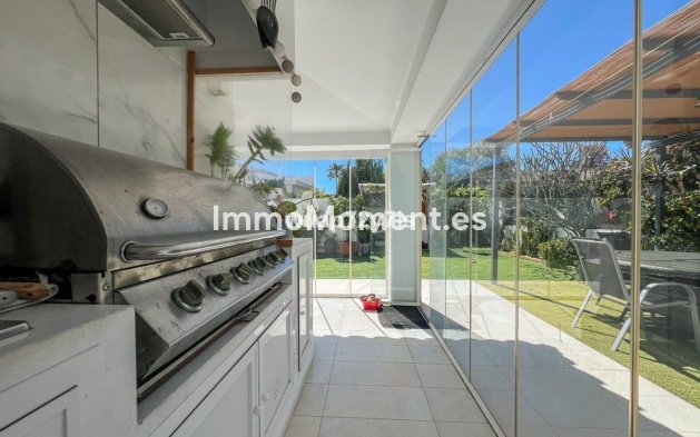 Reventa - Villa independiente - Estepona  - Costalita