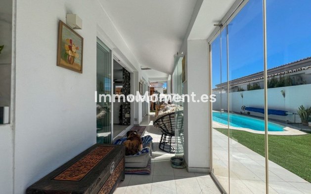 Reventa - Villa independiente - Estepona  - Costalita