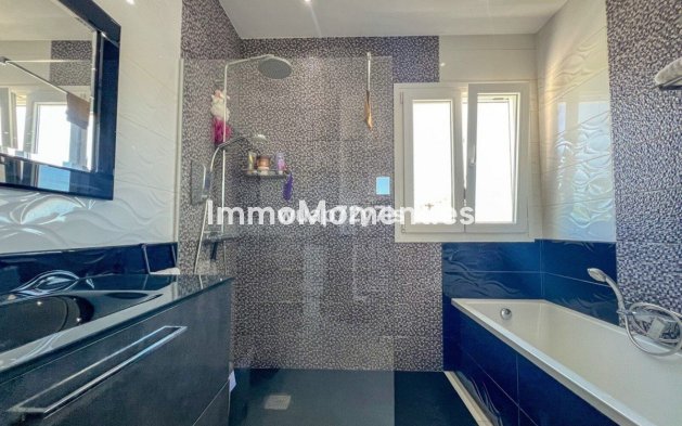Reventa - Villa independiente - Estepona  - Costalita