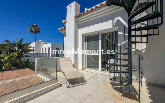 Reventa - Villa independiente - Estepona  - Costalita