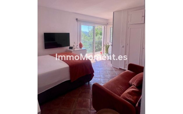 Resale - Apartment - Benahavís - Benahavís Centro
