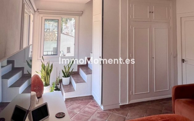 Resale - Apartment - Benahavís - Benahavís Centro
