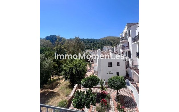 Resale - Apartment - Benahavís - Benahavís Centro