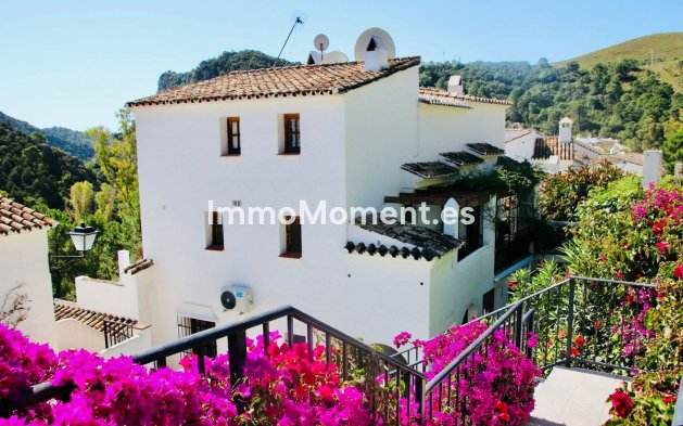 Resale - Apartment - Benahavís - Benahavís Centro