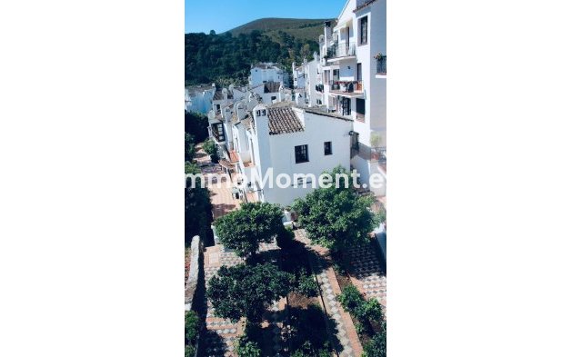 Resale - Apartment - Benahavís - Benahavís Centro