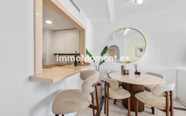 Resale - Apartment - Marbella - Puerto Banús