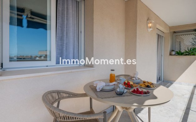 Resale - Apartment - Marbella - Puerto Banús