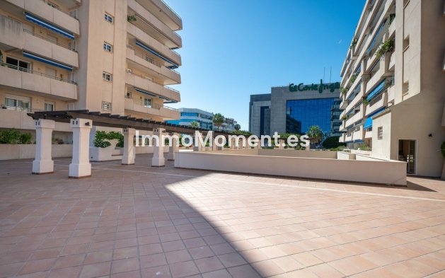 Resale - Apartment - Marbella - Puerto Banús