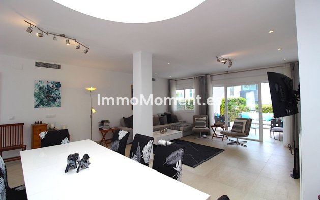 Resale - Detached villa - Marbella - Nueva Andalucía