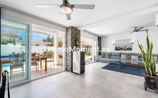 Resale - Detached villa - Estepona - Estepona Centro