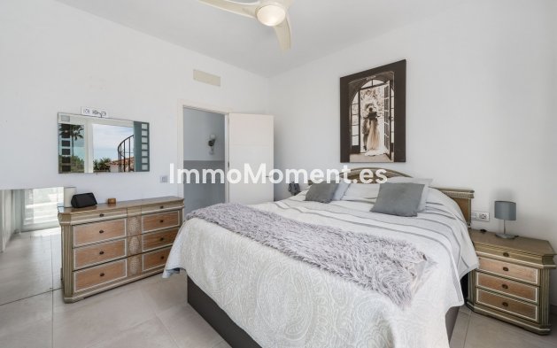 Resale - Detached villa - Estepona - Estepona Centro