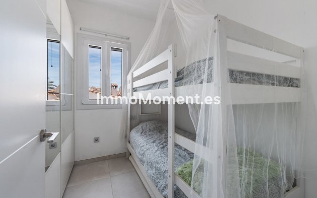 Resale - Detached villa - Estepona - Estepona Centro