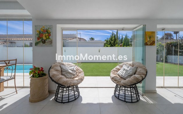 Resale - Detached villa - Estepona - Estepona Centro